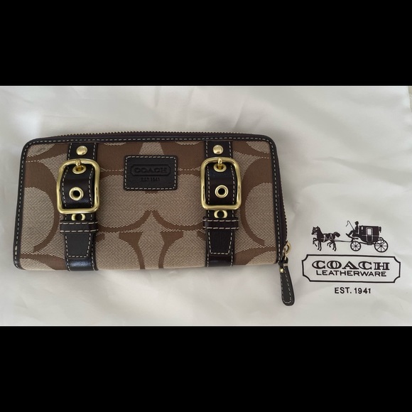Coach Brown Signature Buckle Zip Around Wallet - Picture 2 of 11